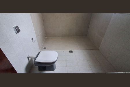 Casa à venda com 328m², 3 quartos e 6 vagas Casa à venda com 328m², 3 quartos e 6 vagasBanheiro Suíte