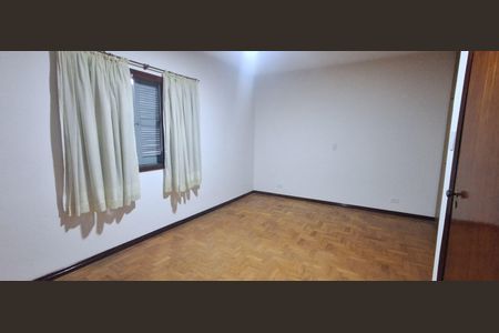 Casa à venda com 328m², 3 quartos e 6 vagas Casa à venda com 328m², 3 quartos e 6 vagasQuarto 2