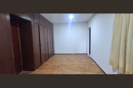 Casa à venda com 328m², 3 quartos e 6 vagas Casa à venda com 328m², 3 quartos e 6 vagasSuíte