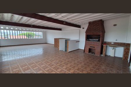 Casa à venda com 328m², 3 quartos e 6 vagas Casa à venda com 328m², 3 quartos e 6 vagasSalão