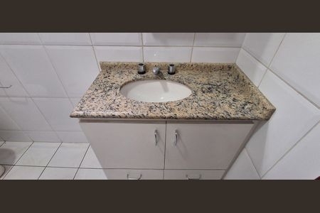 Casa à venda com 328m², 3 quartos e 6 vagas Casa à venda com 328m², 3 quartos e 6 vagasBanheiro Social