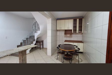 Casa à venda com 328m², 3 quartos e 6 vagas Casa à venda com 328m², 3 quartos e 6 vagasCozinha