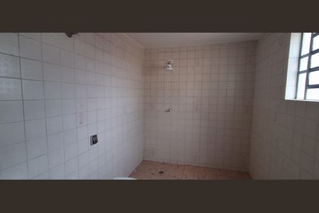 Casa à venda com 328m², 3 quartos e 6 vagas Casa à venda com 328m², 3 quartos e 6 vagasBanheiro Social 2