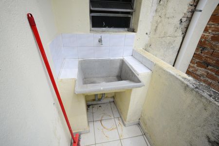 Casa para alugar com 60m², 2 quartos e 1 vagaÁrea de Serviço