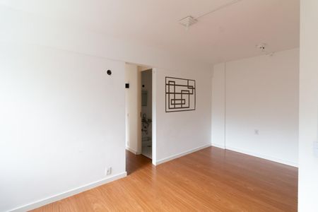 Sala de apartamento para alugar com 2 quartos, 69m² em Jardim Arpoador, São Paulo