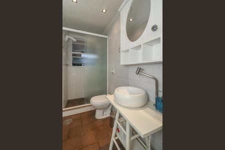 Banheiro de apartamento à venda com 1 quarto, 70m² em Moinhos de Vento, Porto Alegre