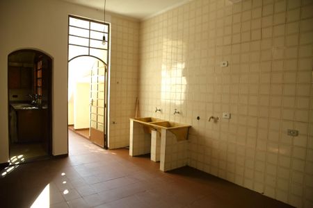 Casa à venda com 183m², 2 quartos e 1 vagaÁrea de Serviço