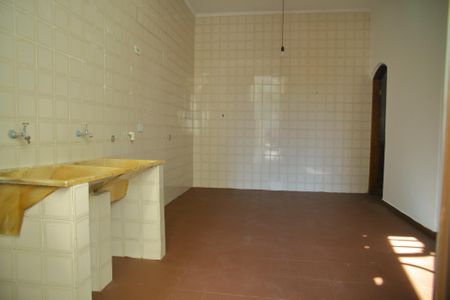 Casa à venda com 183m², 2 quartos e 1 vagaÁrea de Serviço