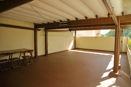 Casa à venda com 183m², 2 quartos e 1 vagaÁrea comum