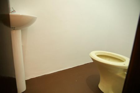 Casa à venda com 183m², 2 quartos e 1 vagaBanheiro de Serviço