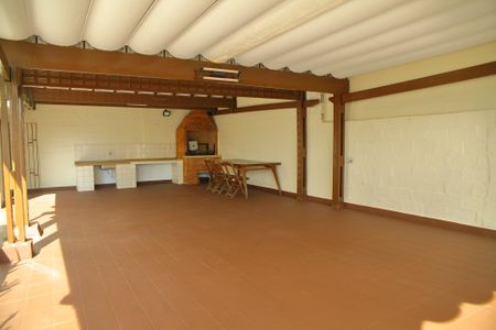 Casa à venda com 183m², 2 quartos e 1 vagaÁrea comum