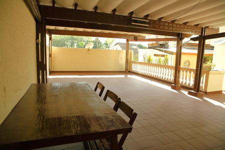 Casa à venda com 183m², 2 quartos e 1 vagaÁrea comum