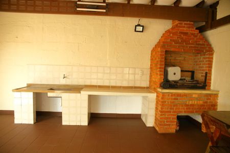 Casa à venda com 183m², 2 quartos e 1 vagaÁrea comum