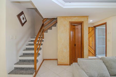 Sala de casa para alugar com 3 quartos, 146m² em Jardim Itu Sabará, Porto Alegre