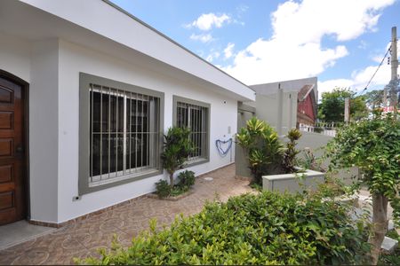 Casa à venda com 230m², 3 quartos e 2 vagasFachada