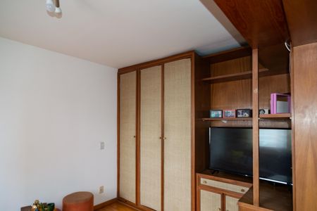 Sala de TV de apartamento à venda com 2 quartos, 94m² em Morro dos Ingleses, São Paulo