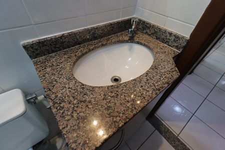 Apartamento para alugar com 51m², 2 quartos e 2 vagasBanheiro da Suíte - Pia