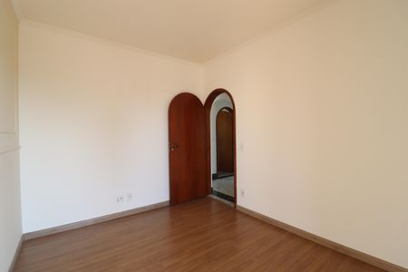 Apartamento à venda com 130m², 3 quartos e 2 vagasSuíte 2