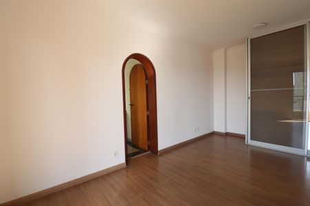 Apartamento à venda com 130m², 3 quartos e 2 vagasSuíte