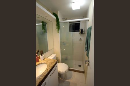 Apartamento à venda com 71m², 2 quartos e 1 vagaBanheiro Social