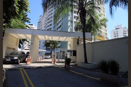 Apartamento à venda com 71m², 2 quartos e 1 vagaFachada e portaria