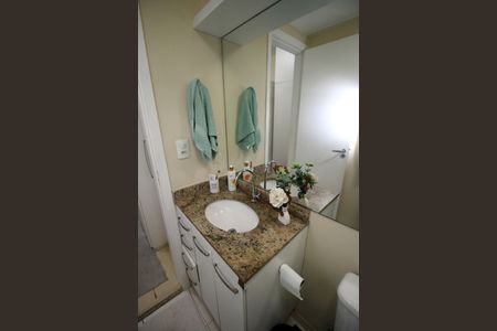 Apartamento à venda com 71m², 2 quartos e 1 vagaBanheiro da Suíte 1