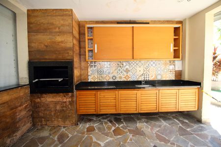 Apartamento à venda com 71m², 2 quartos e 1 vagaÁrea comum - Churrasqueira