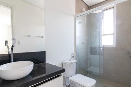 Banheiro Social de kitnet/studio para alugar com 1 quarto, 50m² em Centro, Campinas
