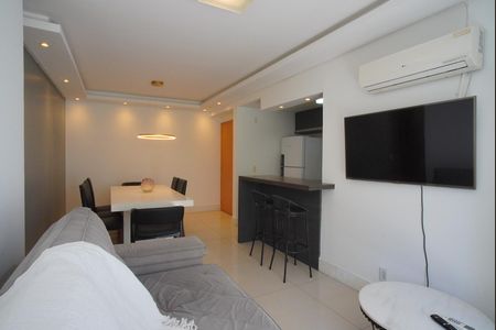 Sala de apartamento para alugar com 2 quartos, 74m² em Passo da Areia, Porto Alegre