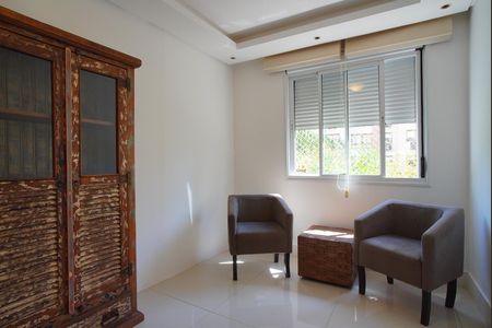 Quarto 1 de apartamento para alugar com 2 quartos, 74m² em Passo da Areia, Porto Alegre