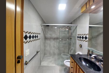 Apartamento à venda com 340m², 2 quartos e 3 vagasBanheiro Suíte 2