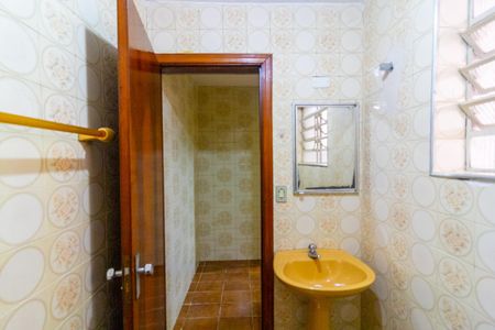 Banheiro de casa para alugar com 1 quarto, 95m² em Vila Campo Grande, São Paulo