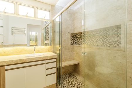 Apartamento à venda com 145m², 3 quartos e 3 vagas Apartamento à venda com 145m², 3 quartos e 3 vagasBanheiro da Suíte