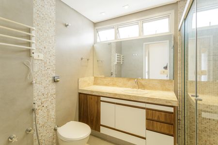 Apartamento à venda com 145m², 3 quartos e 3 vagas Apartamento à venda com 145m², 3 quartos e 3 vagasBanheiro Social