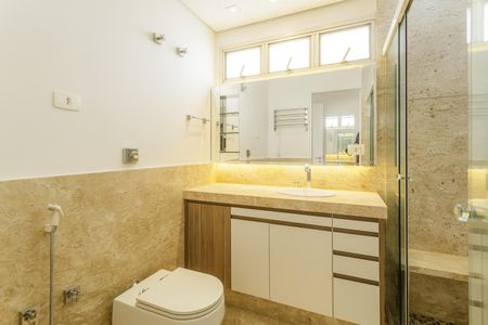 Apartamento à venda com 145m², 3 quartos e 3 vagas Apartamento à venda com 145m², 3 quartos e 3 vagasBanheiro da Suíte