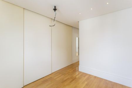 Apartamento à venda com 145m², 3 quartos e 3 vagas Apartamento à venda com 145m², 3 quartos e 3 vagasSuíte