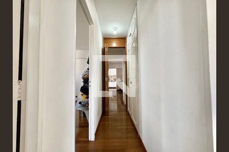 Apartamento para alugar com 80m², 3 quartos e 1 vaga Apartamento para alugar com 80m², 3 quartos e 1 vagaCorredor