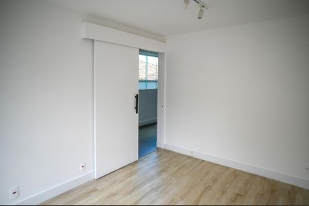 Casa à venda com 261m², 3 quartos e 2 vagas Casa à venda com 261m², 3 quartos e 2 vagasQuarto 1