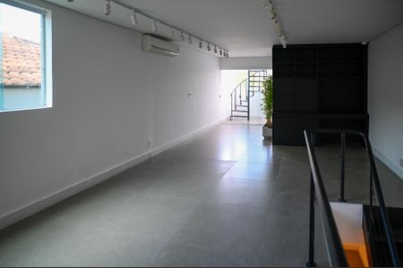 Casa à venda com 261m², 3 quartos e 2 vagas Casa à venda com 261m², 3 quartos e 2 vagasSuíte