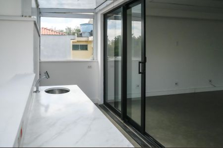 Casa à venda com 261m², 3 quartos e 2 vagas Casa à venda com 261m², 3 quartos e 2 vagasCozinha