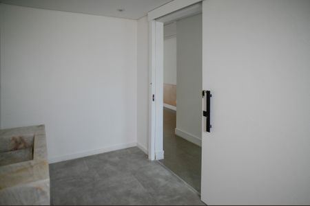 Casa à venda com 261m², 3 quartos e 2 vagas Casa à venda com 261m², 3 quartos e 2 vagasBanheiro Social