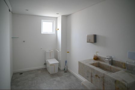 Casa à venda com 261m², 3 quartos e 2 vagas Casa à venda com 261m², 3 quartos e 2 vagasBanheiro Social