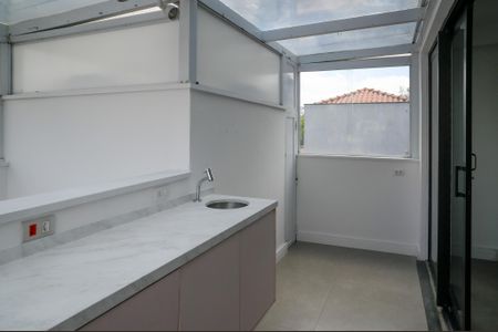 Casa à venda com 261m², 3 quartos e 2 vagas Casa à venda com 261m², 3 quartos e 2 vagasCozinha