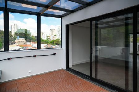 Casa à venda com 261m², 3 quartos e 2 vagas Casa à venda com 261m², 3 quartos e 2 vagasVaranda Quarto 2