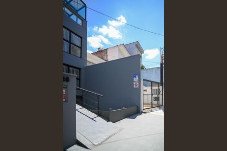 Casa à venda com 261m², 3 quartos e 2 vagas Casa à venda com 261m², 3 quartos e 2 vagasFachada