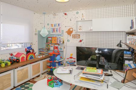 Apartamento para alugar com 241m², 4 quartos e 3 vagas Apartamento para alugar com 241m², 4 quartos e 3 vagasQuarto