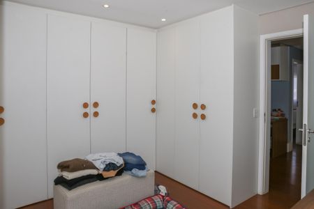 Apartamento para alugar com 241m², 4 quartos e 3 vagas Apartamento para alugar com 241m², 4 quartos e 3 vagasSuíte 1