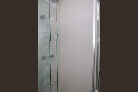 Apartamento para alugar com 241m², 4 quartos e 3 vagas Apartamento para alugar com 241m², 4 quartos e 3 vagasBanheiro de Serviço