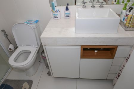 Apartamento para alugar com 241m², 4 quartos e 3 vagas Apartamento para alugar com 241m², 4 quartos e 3 vagasBanheiro da Suíte 2