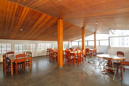 Apartamento à venda com 110m², 4 quartos e 1 vaga Apartamento à venda com 110m², 4 quartos e 1 vagaÁrea Comum - Salão de Festas